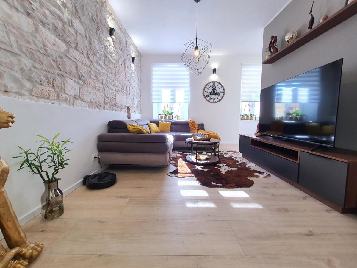 Connor Daire Pula Dış mekan fotoğraf